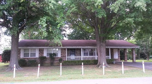 1st image of 215 Nance Cir
