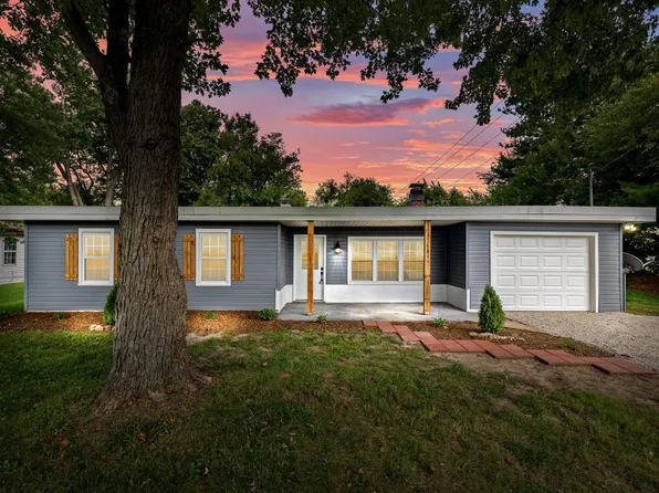 121 S Ruby Ln, Fairview Heights, IL 62208