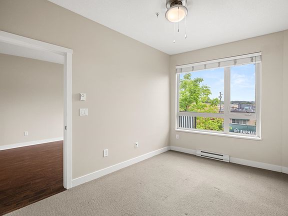 4th image of 20460 Douglas Cres #305