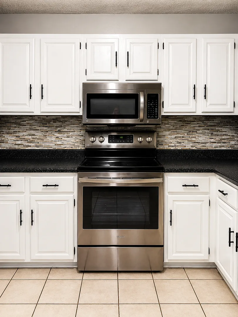 Available Now - $2,600/Month | Spacious 3BR/2BA Twin Home in Eden Prairie — Photo 2