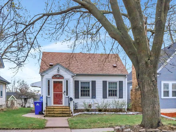 736 Cottage Ave E, Saint Paul, MN 55106