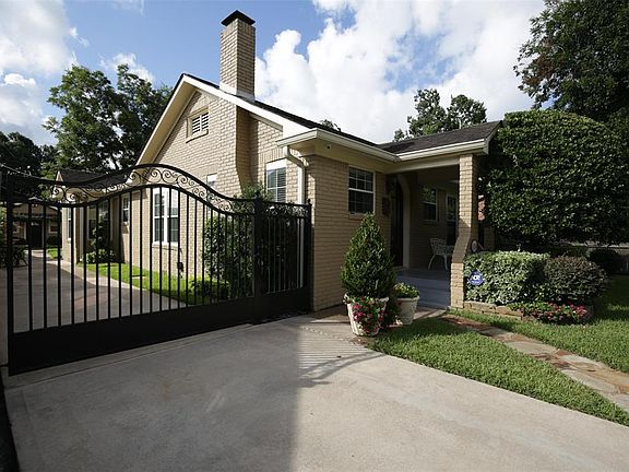 4th image of 8234 Bonner Dr