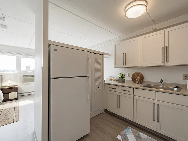 Baystate Place — Photo 2