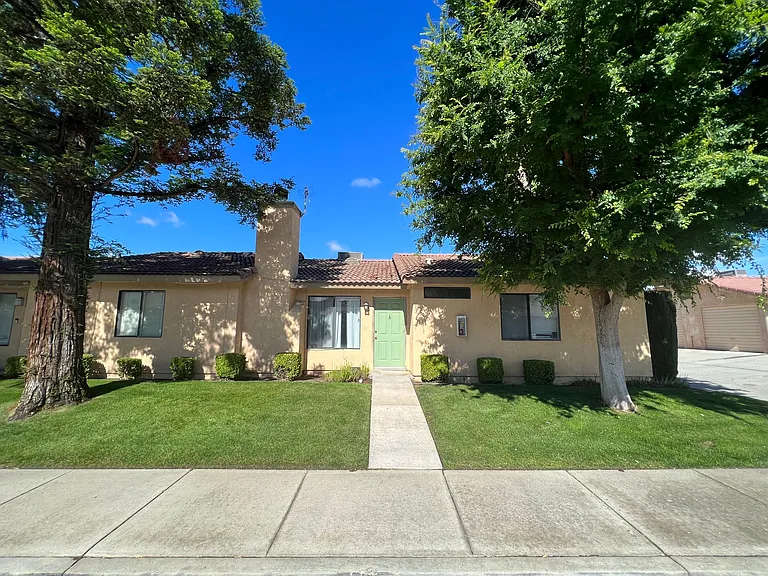 8600 White Rock — Photo 10
