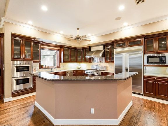 3rd image of 7275 Hendry Creek Dr