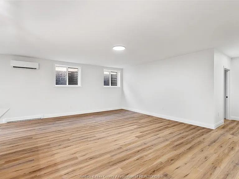 154 McLellan Ave #B — Photo 10