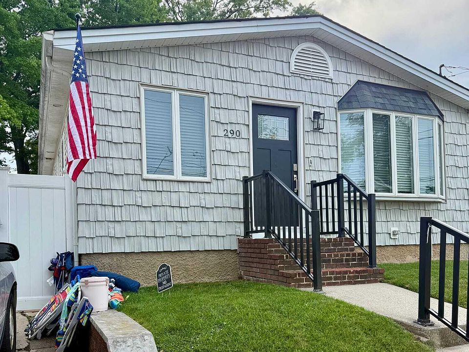 2nd image of 290 Beach Rd