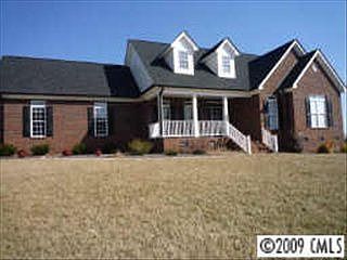 3rd image of 4247 Woodsbury Ln