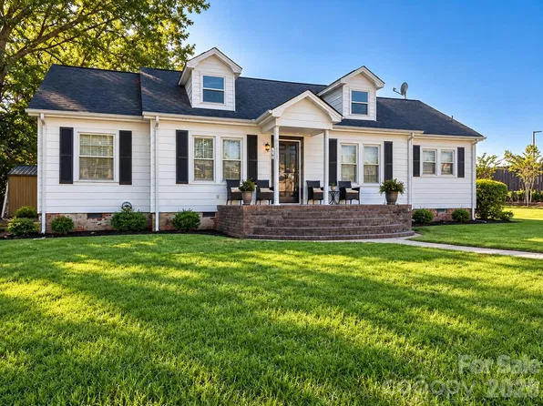 114 S White St, Marshville, NC 28103