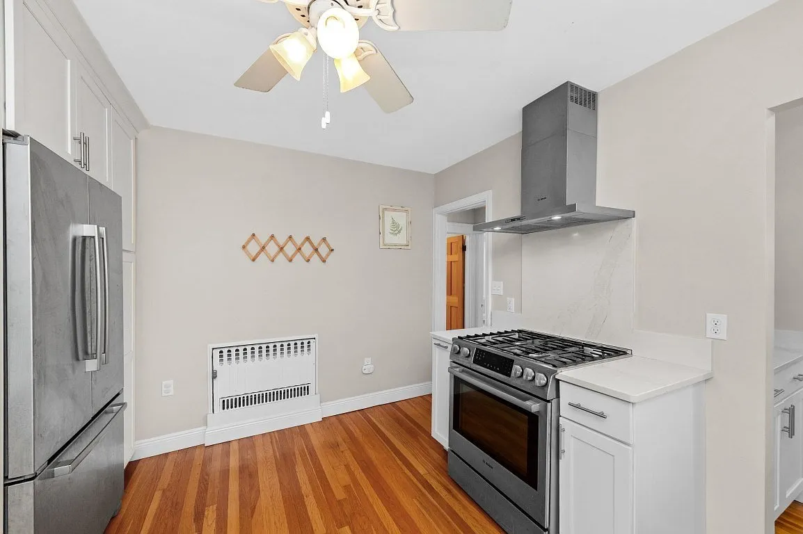 3 bed, 1.5 bath, 1501 sqft, $3,400 — Photo 3