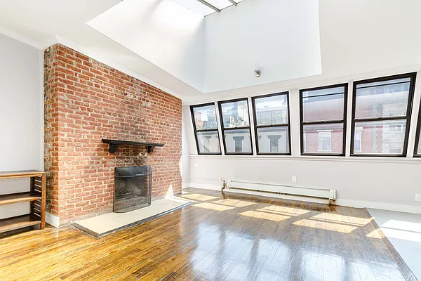 Rented by MNS | media 9