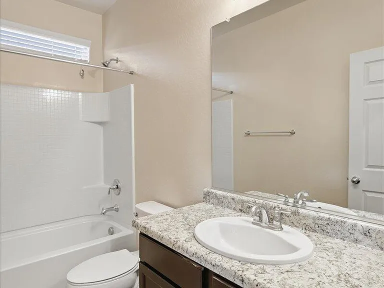 7119 W Golden Ln — Photo 16