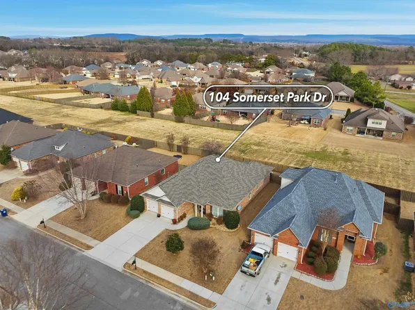104 Somerset Park Dr, Huntsville, AL 35811