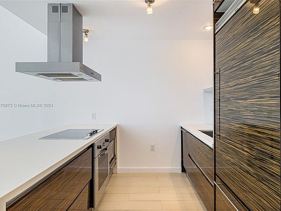 4th image of 1100 Biscayne Blvd Unit 4506