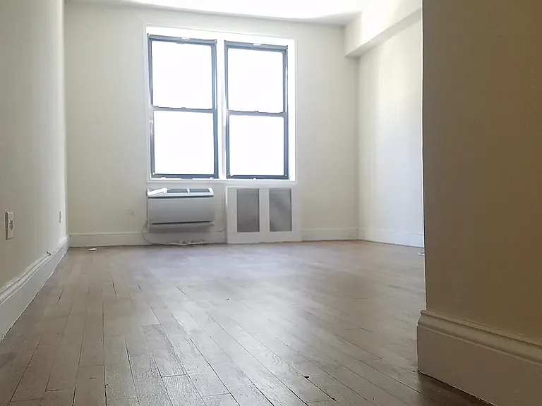 445 E 77th St #2H — Photo 2