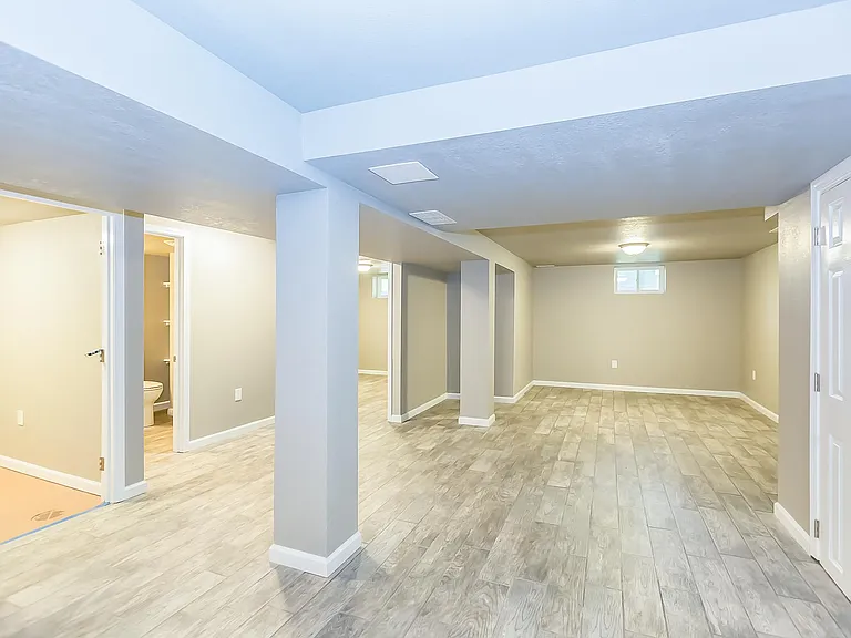 5800 N Belton Ave — Photo 24