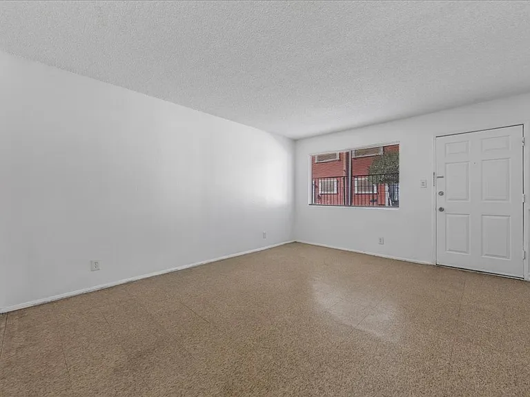 521 S Maryland Pkwy #A16 — Photo 6