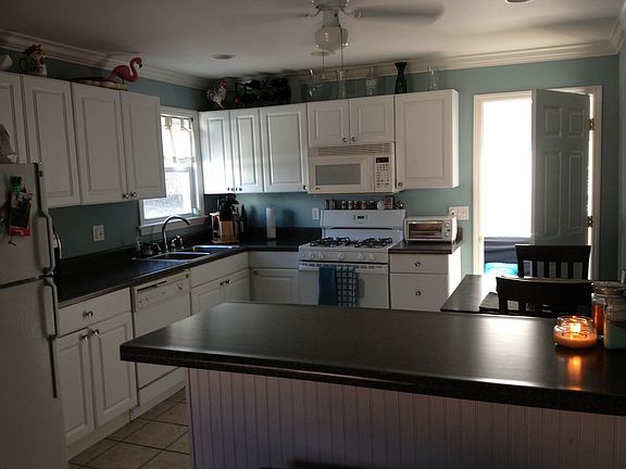 3rd image of 7740 Folk Ave