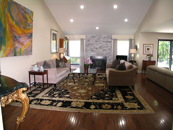 2nd image of 37 Doral Dr