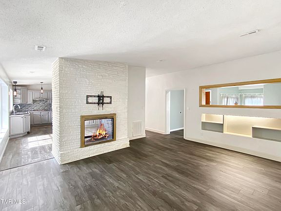 5th image of 2315 Larkspur Dr