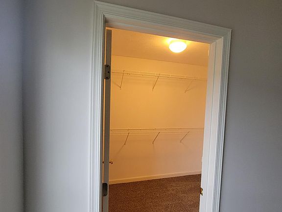 5th image of 2920 Cambridge Cir