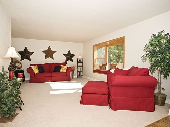 Large family room with a bay window