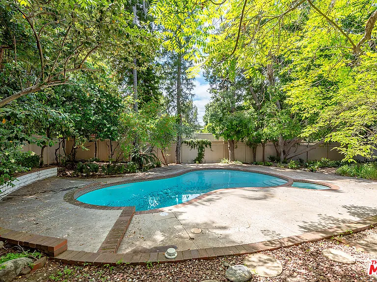 11410 Canton Dr — Photo 32