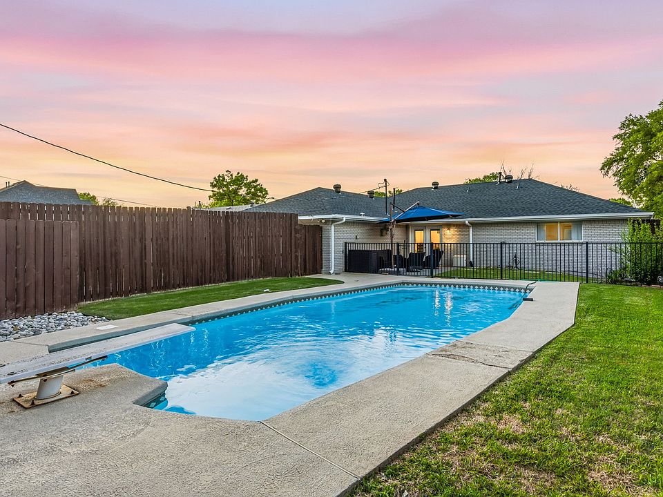 1st image of 3556 Royal Ln