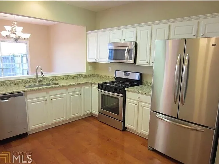 235 Regent Sq — Photo 11