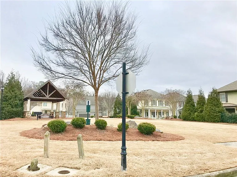 1678 Carr Cir NW — Photo 32
