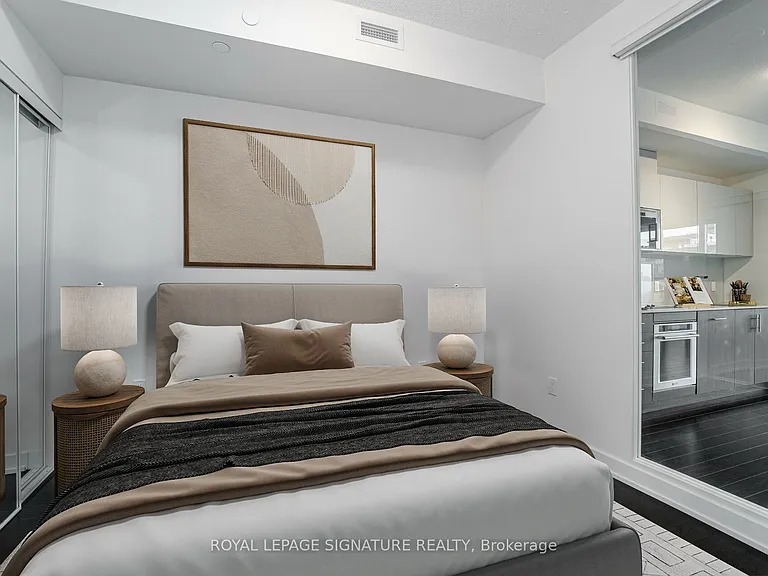 330 Richmond St W #811 — Photo 14