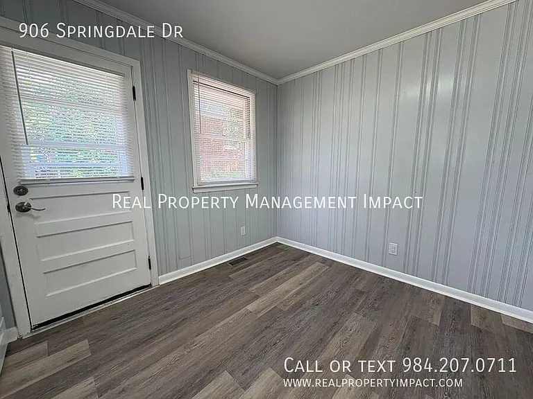 906 Springdale Dr — Photo 12