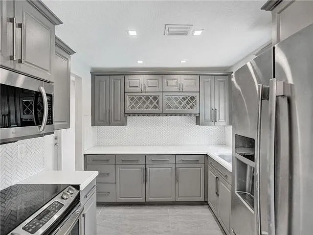 11627 SW 50th St — Photo 4