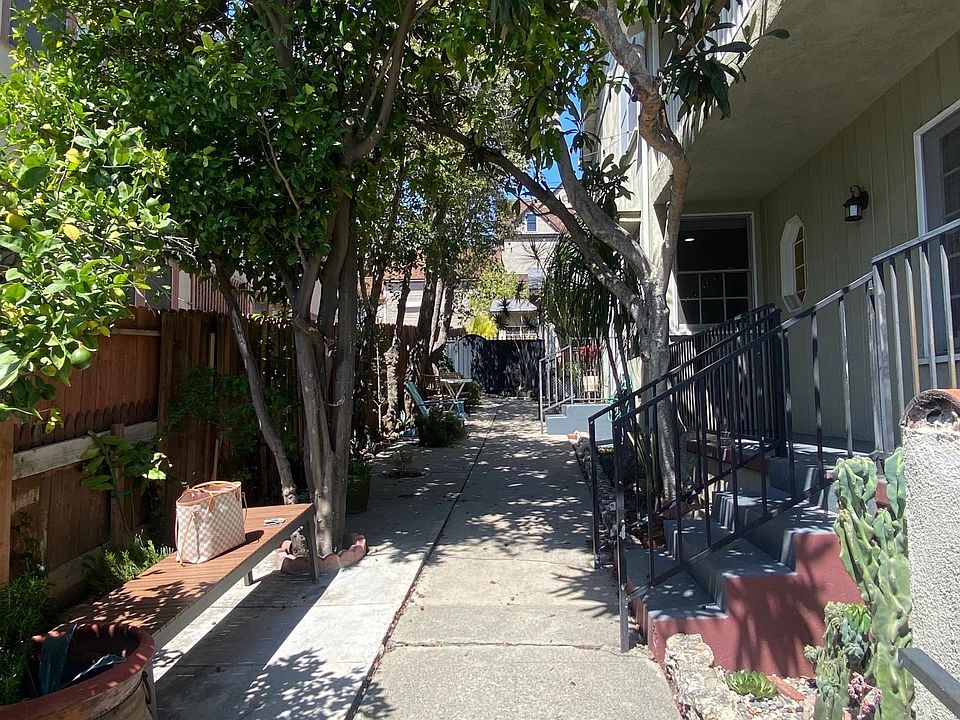 1st image of 1329 Calumet Ave