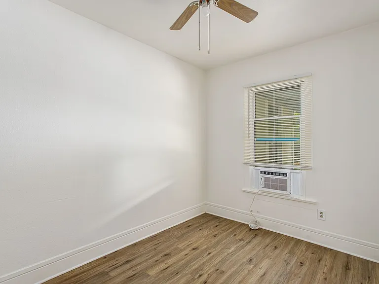 1359 Jasper Ave #1 — Photo 23