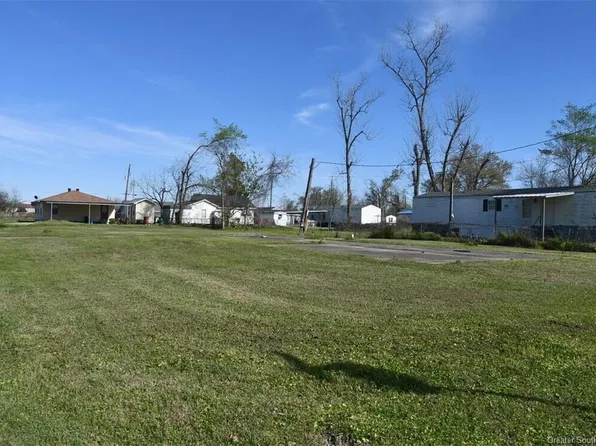 1232 Grout St, Westlake, LA 70669