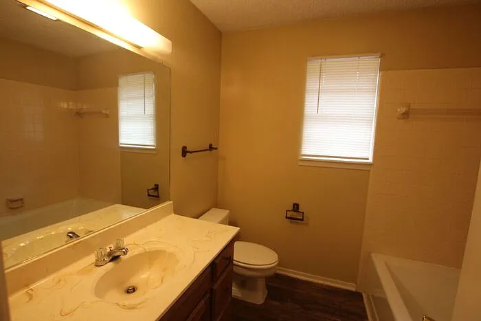 4508 Edinburgh Dr — Photo 7