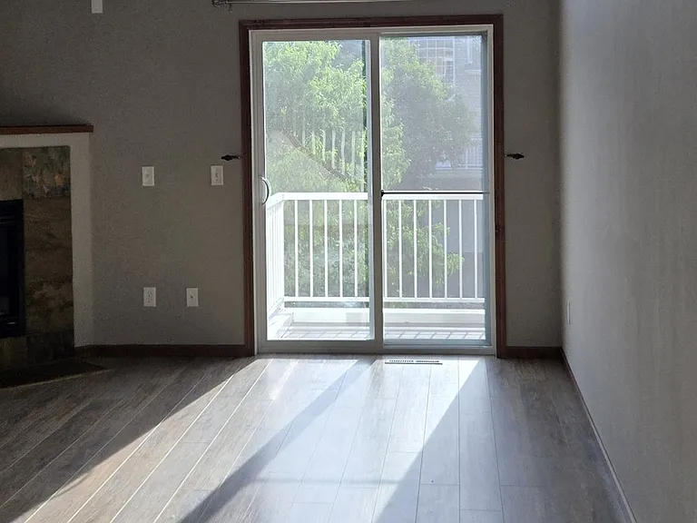 18401 Lafayette Way — Photo 9