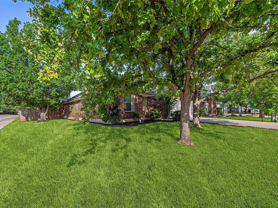 1st image of 701 Sparkling Brook Ln