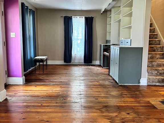 5th image of 293 Delaware St