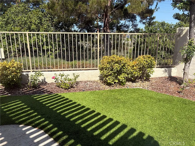 21261 Manzanillo — Photo 5