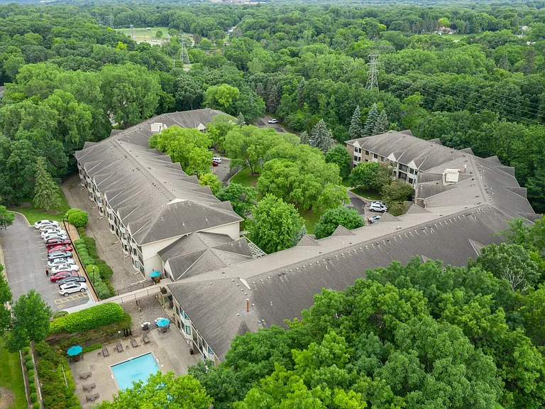 Vernon Oaks Apartments — Photo 8