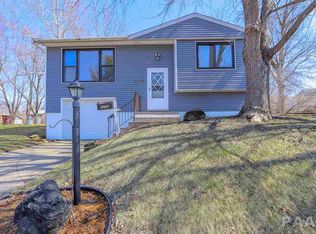 6208 N Upland Ter, Peoria, IL 61615