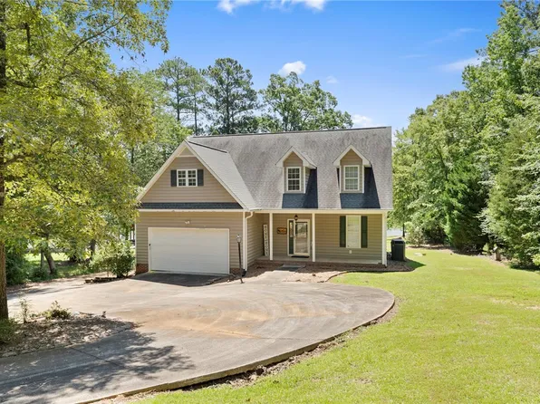 327 Summerset Bay Dr, Cross Hill, SC 29332