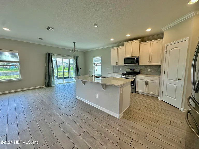 122 Codona Glen Dr — Photo 5