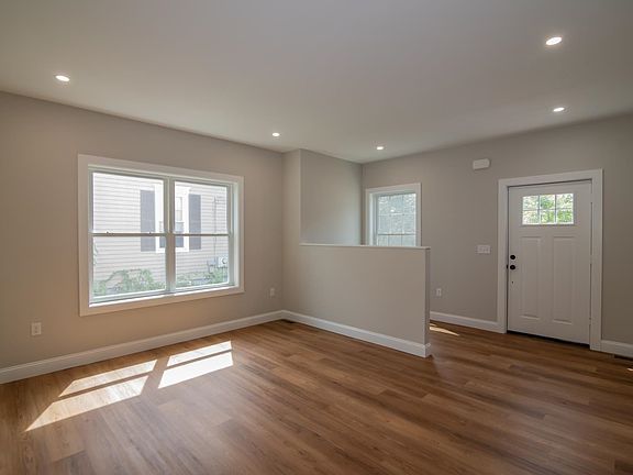 4th image of 60 Congress Street