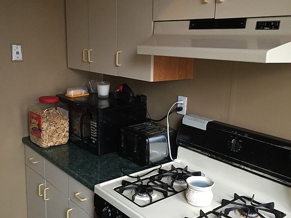 3rd image of 1539 E Berks St