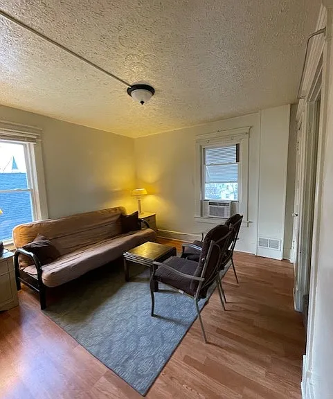 420 Lawrence Ave #B — Photo 10