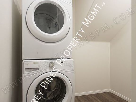 4th image of 5976 Lauretta St