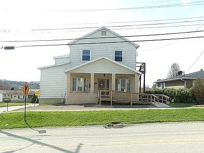 208 E Church Ave photo 1